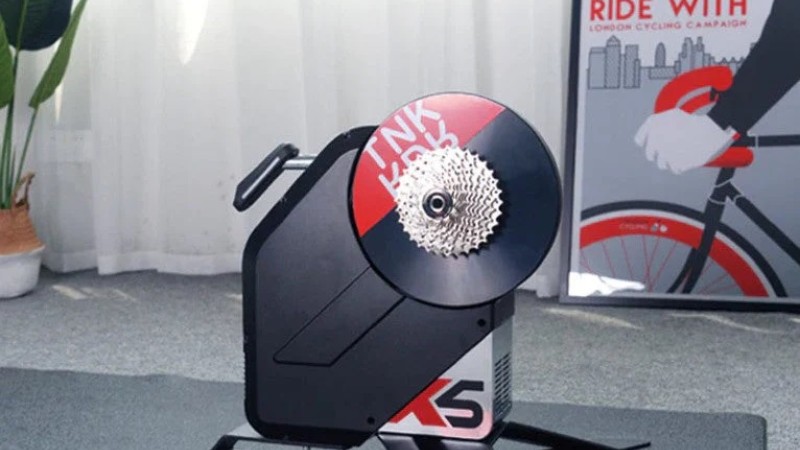 Thinkrider X5 Neo: la revolución del rodillo inteligente para ciclistas exigentes